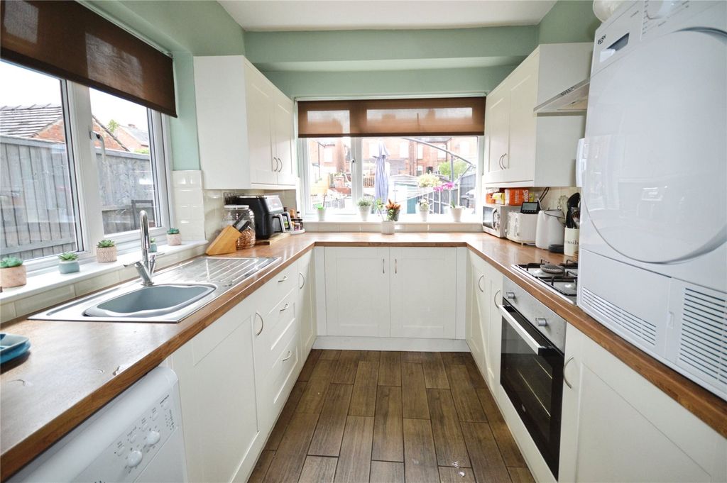 Property photo 2 of 15 Kitchen