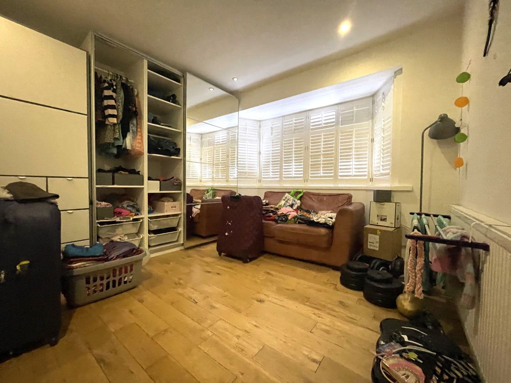 Property photo 2 of 11 Image