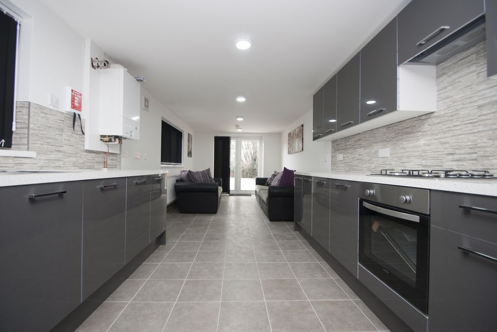 Property photo 3 of 18 Photo 2