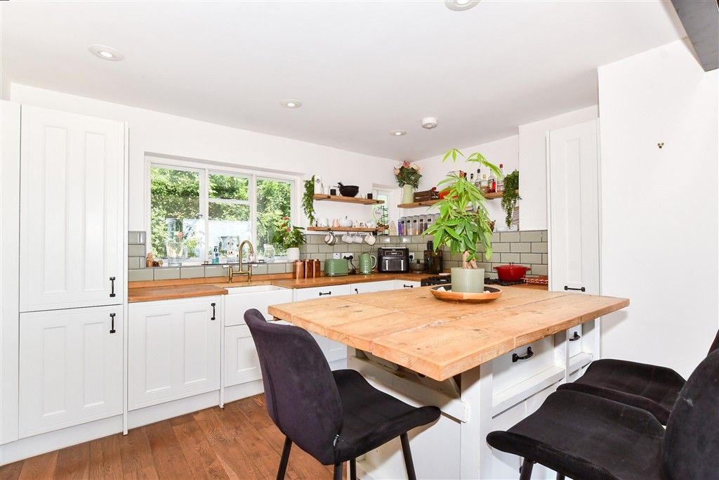 Property photo 2 of 15 Kitchen
