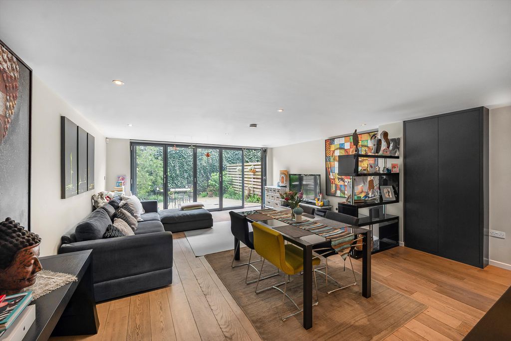 Property photo 1 of 11 Image