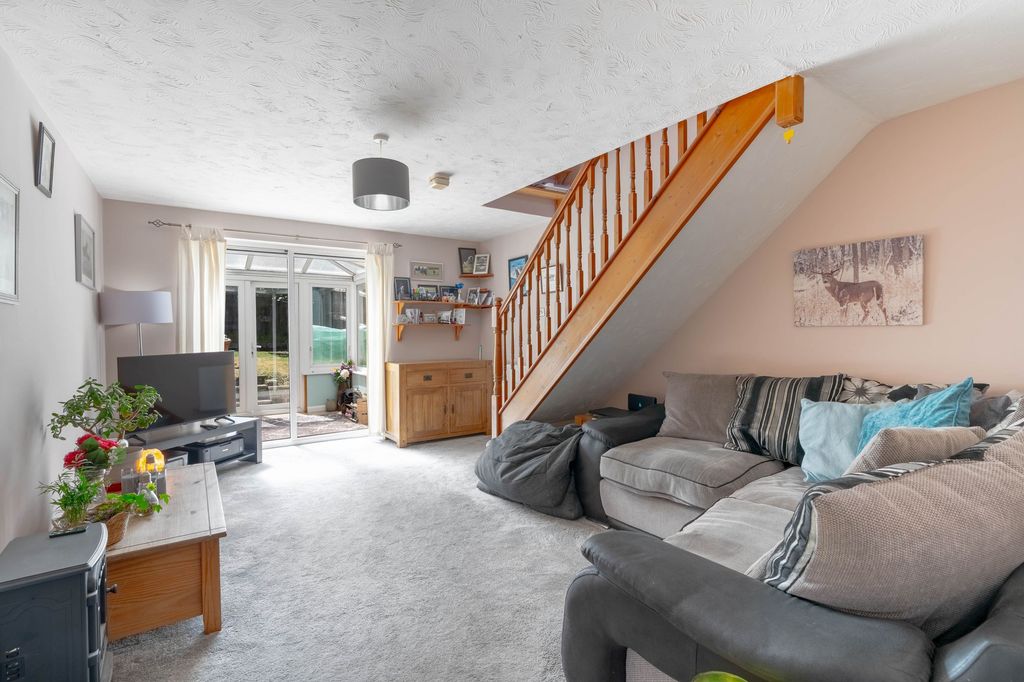 Property photo 2 of 11