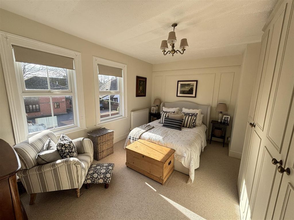 Property photo 3 of 22