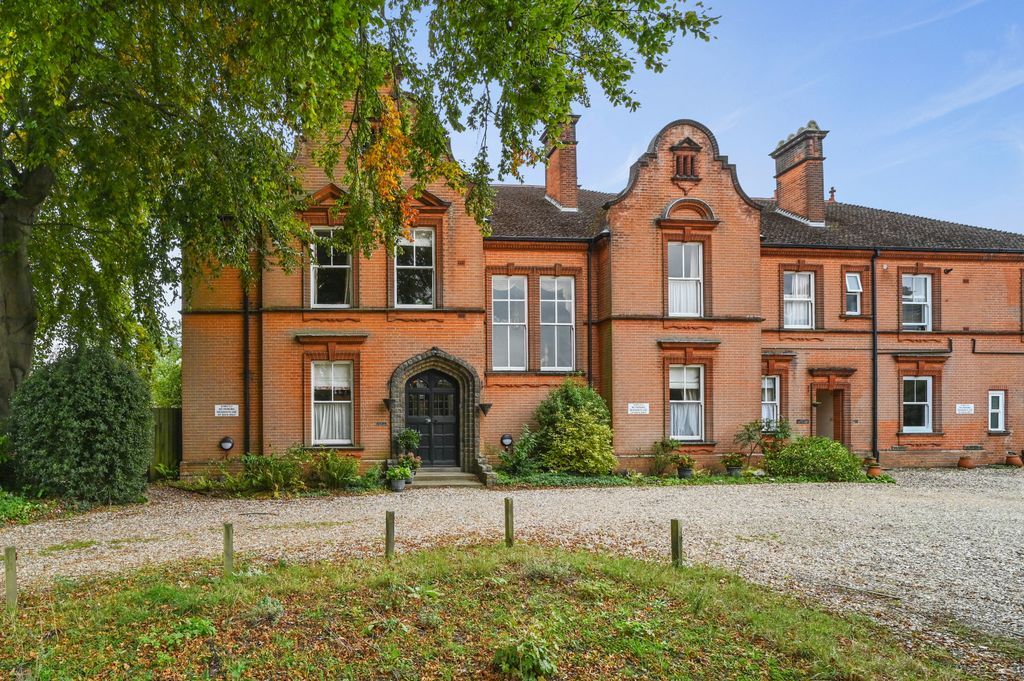 Property photo 1 of 24