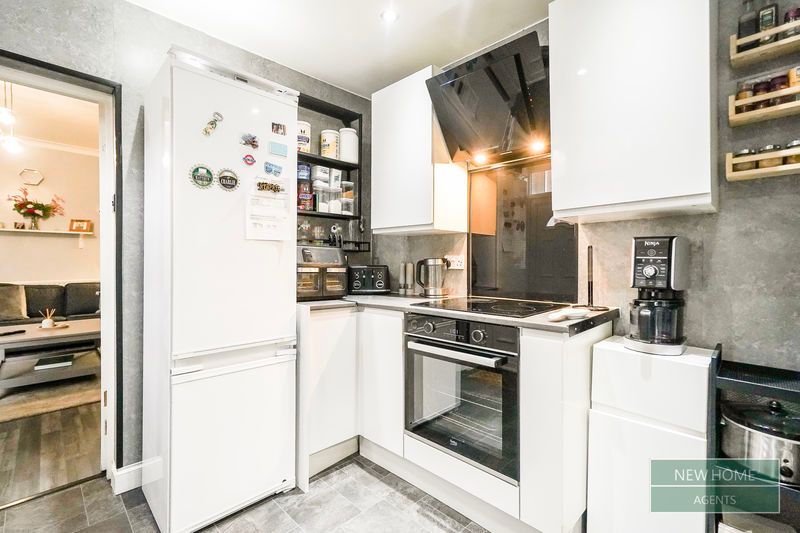 Property photo 3 of 13 Photo 4