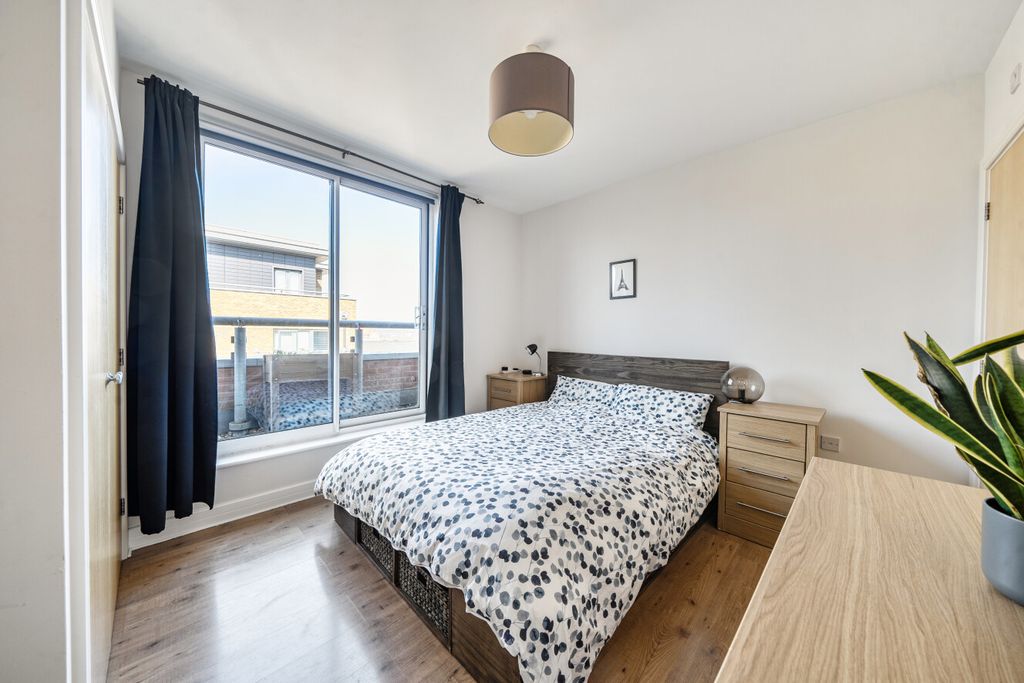 Property photo 3 of 15 1432640-3-69Bbe75...