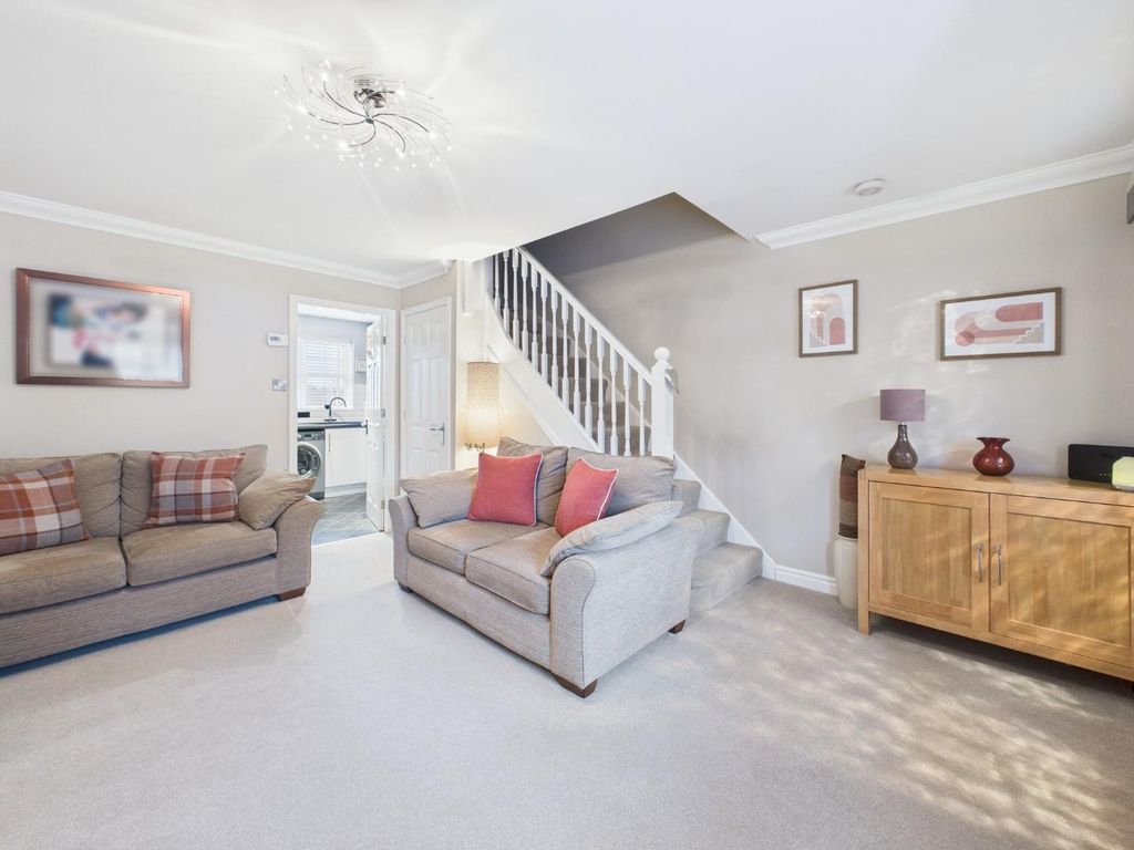 Property photo 2 of 13 Cam04899G0-Pr0257-Still010.Jpg