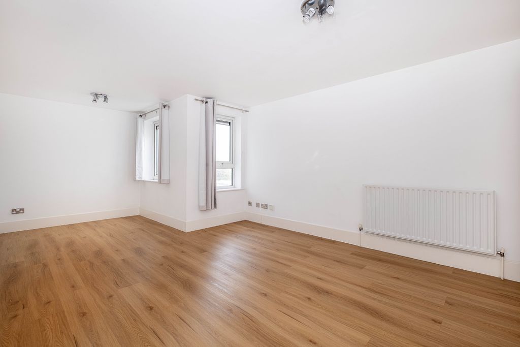 Property photo 1 of 6 Taggs-House-Marke...