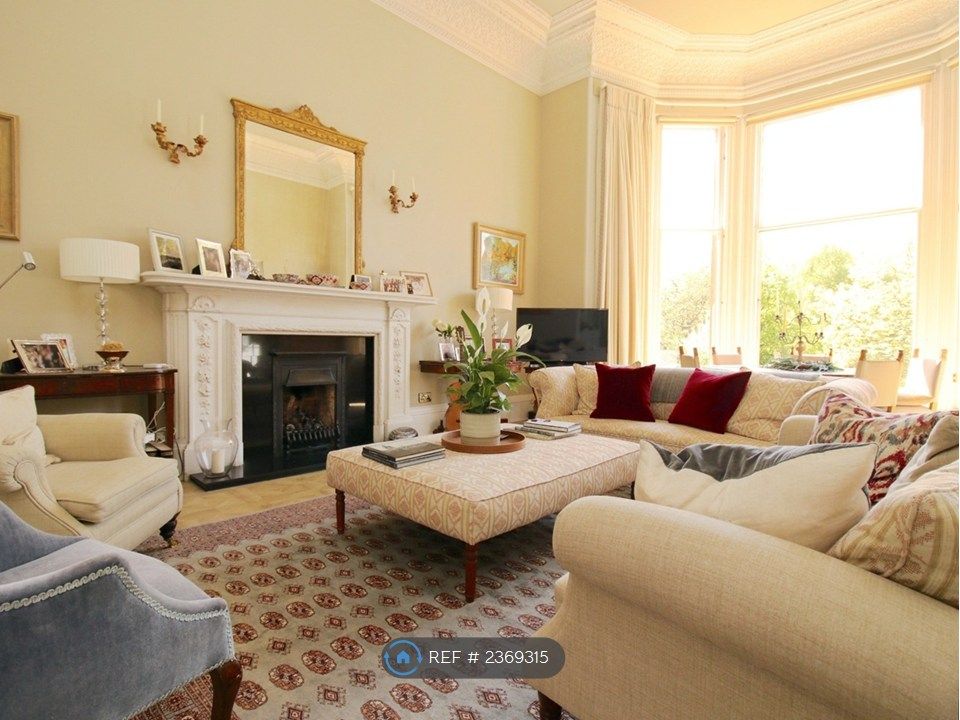 Property photo 1 of 10 Sitting Room