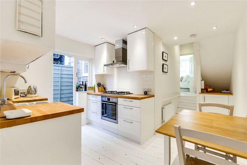 Property photo 3 of 6