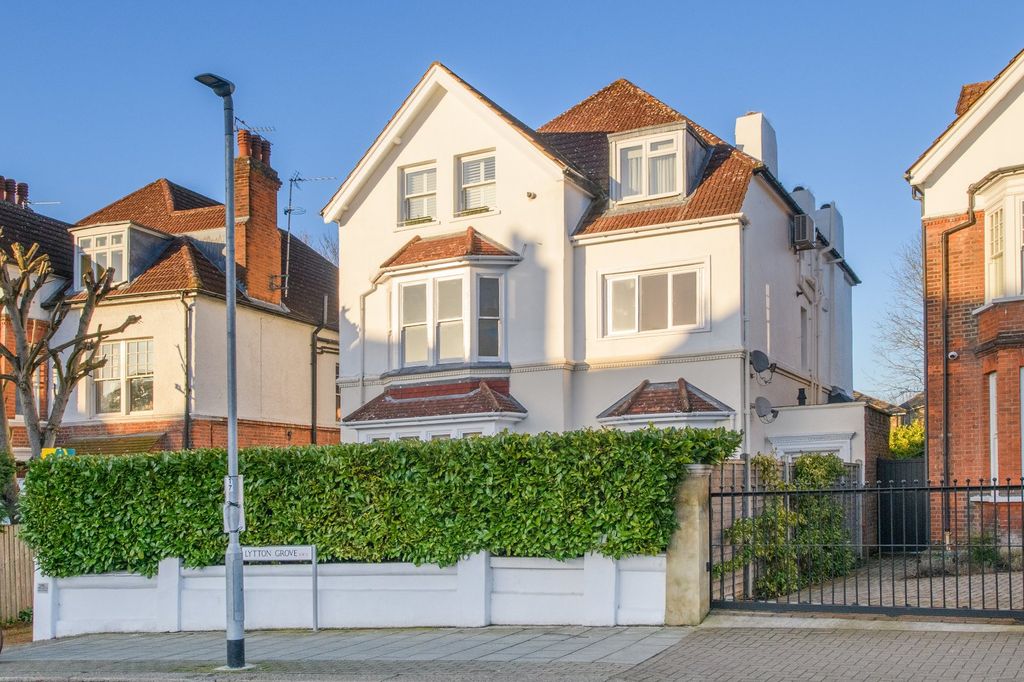 Property photo 1 of 7