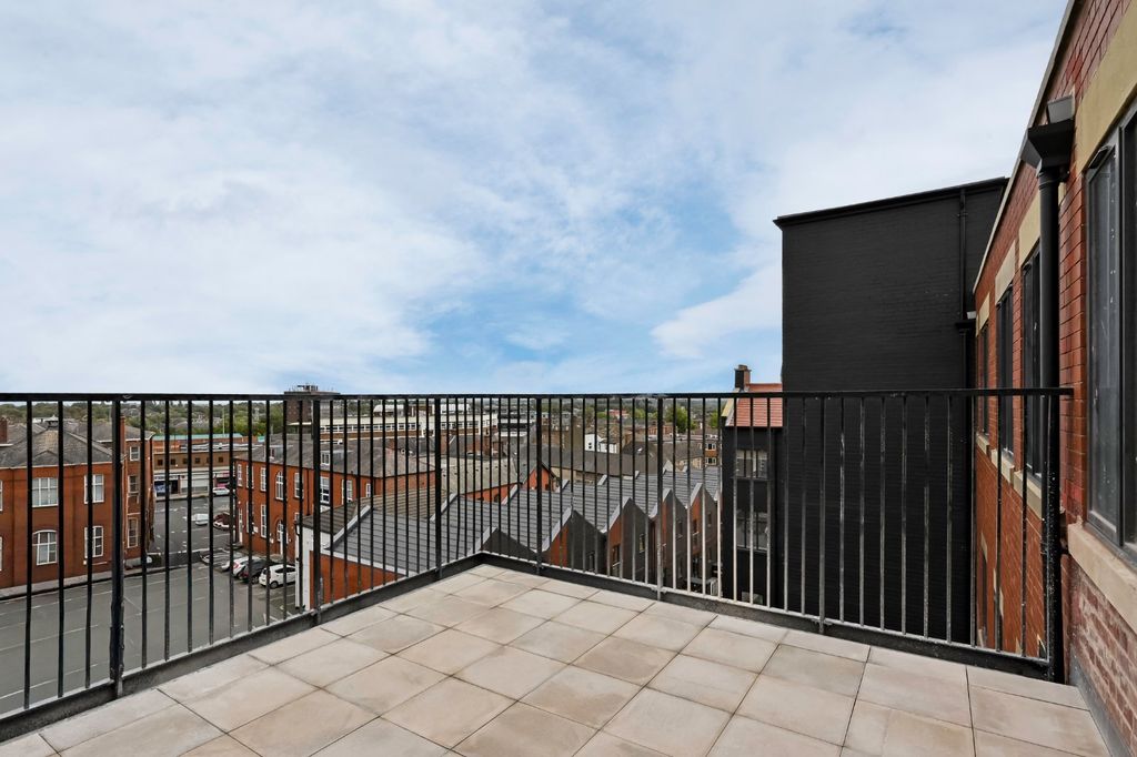 Property photo 2 of 16 Picture No. 15