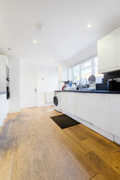 Property photo 3 of 4 Queens Avenue - Kitchen 1