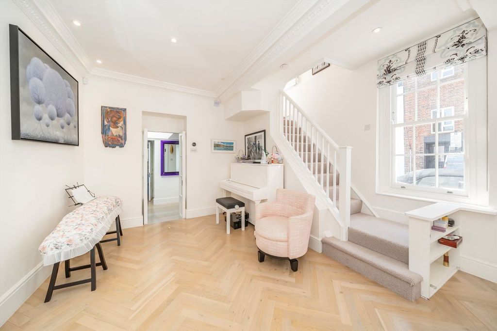 Property photo 3 of 13