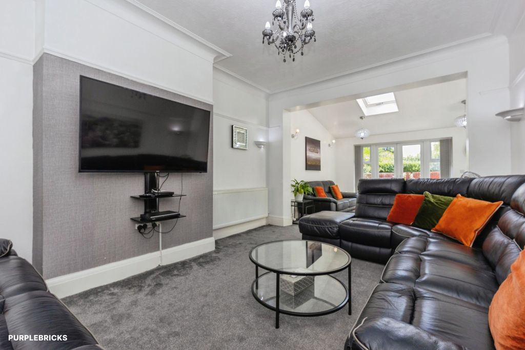 Property photo 2 of 37