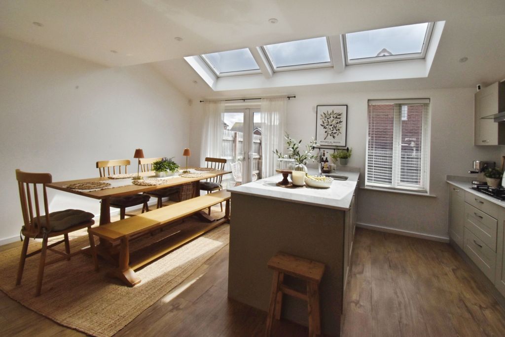Property photo 1 of 14 Kitchen Diner