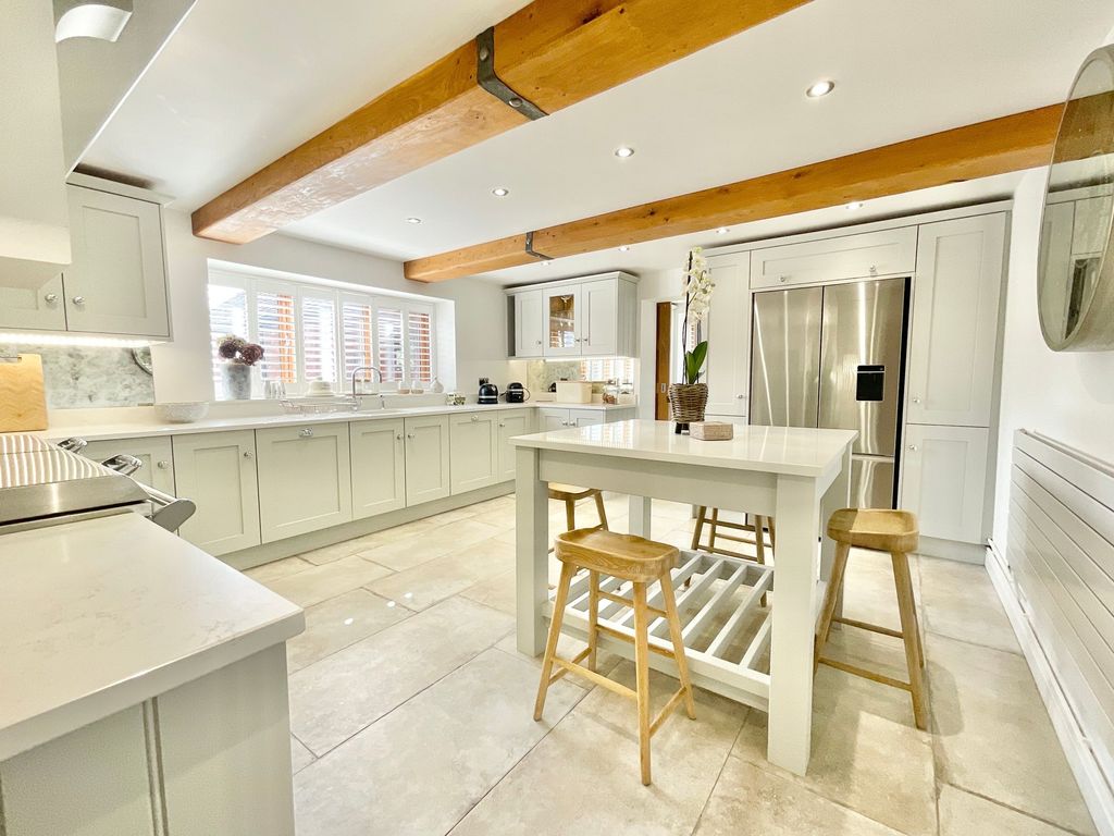 Property photo 2 of 35