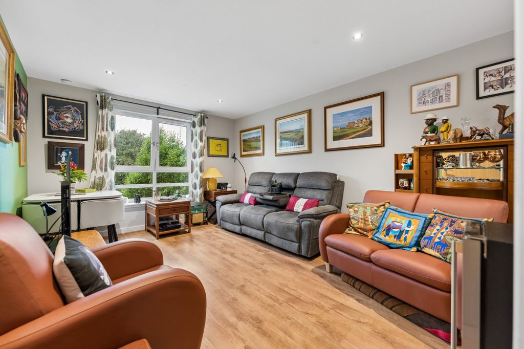 Property photo 2 of 19 Picture No. 05