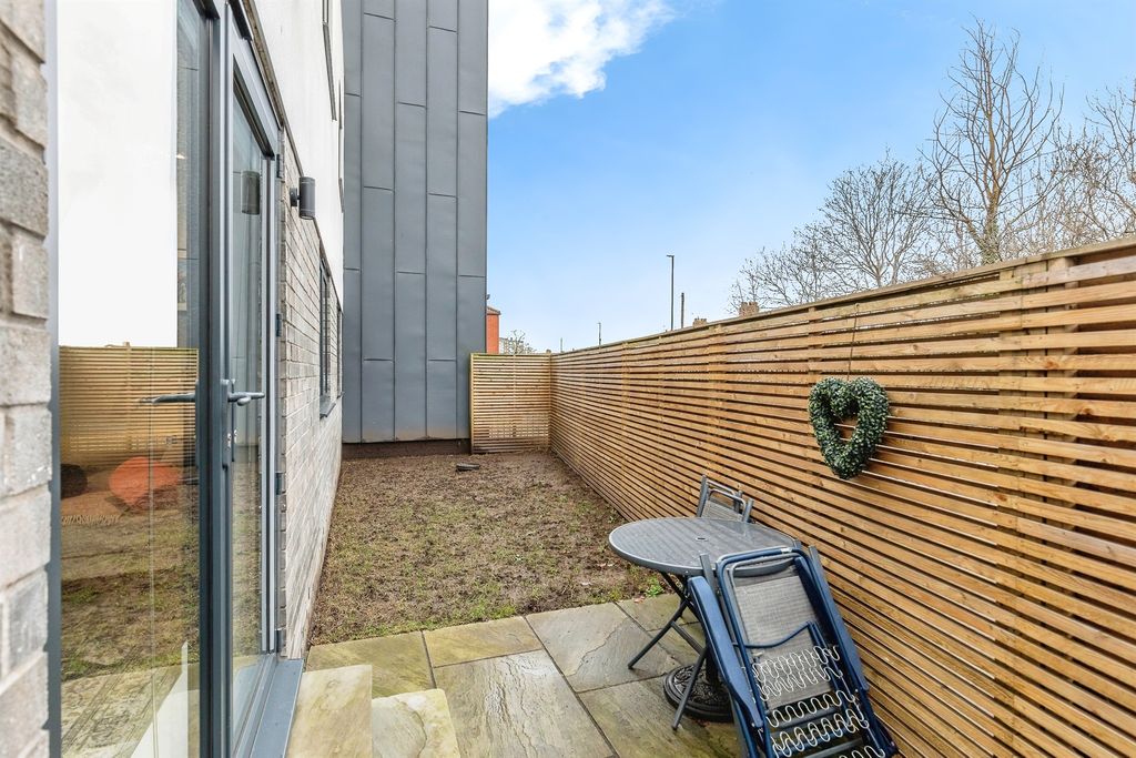 Property photo 3 of 14