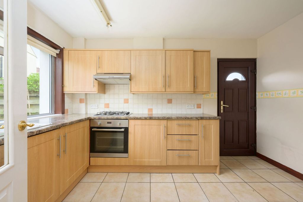 Property photo 2 of 21