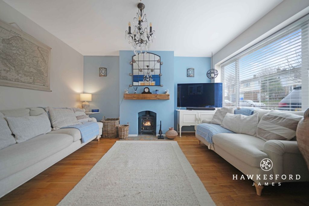 Property photo 2 of 22 The Knole, Faversham - Lounge