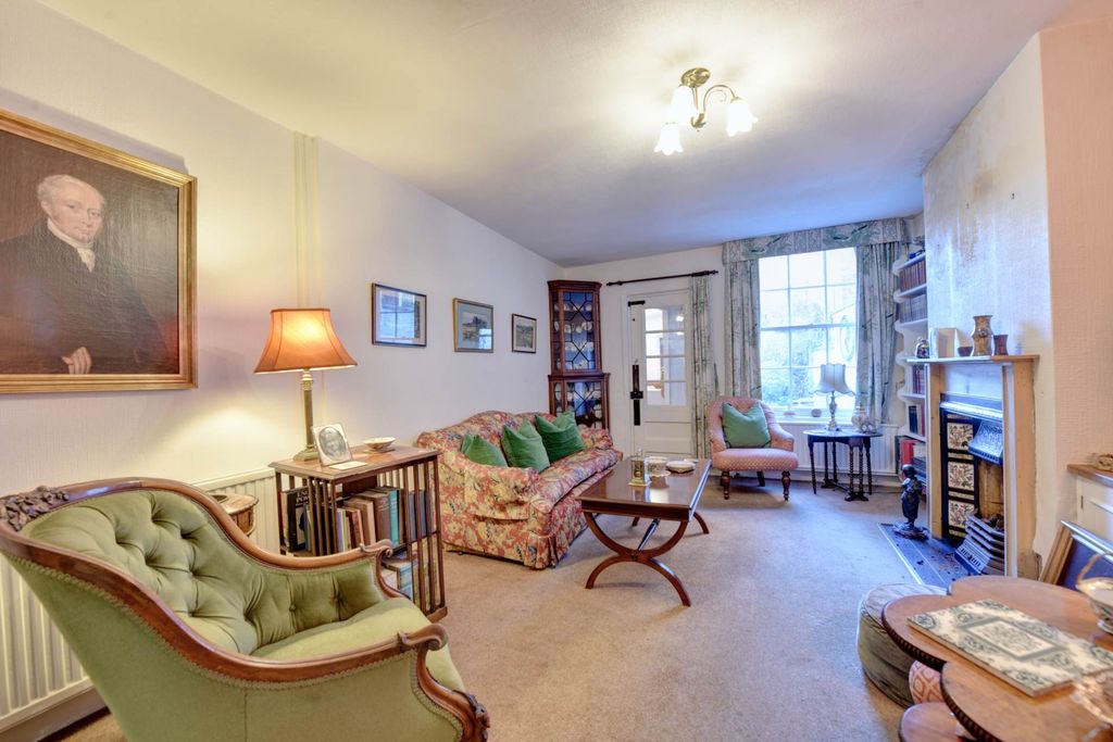 Property photo 2 of 13