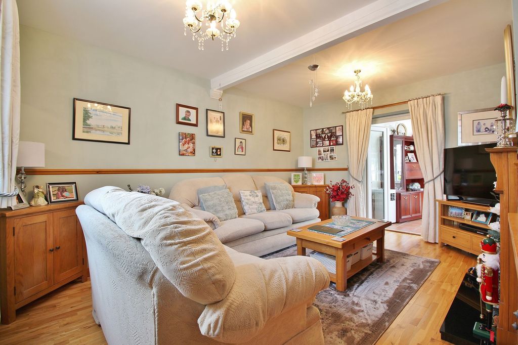 Property photo 3 of 11