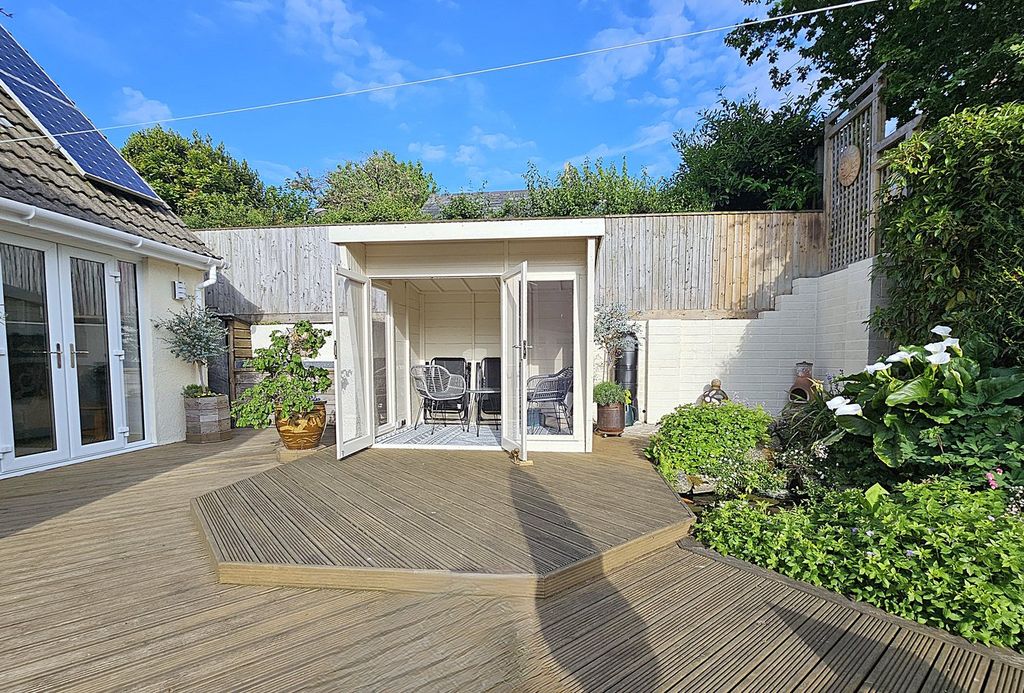 Property photo 3 of 31