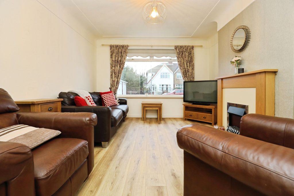 Property photo 2 of 15 Lounge