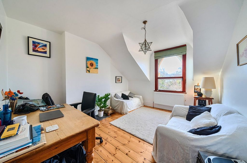 Property photo 2 of 8 Reception