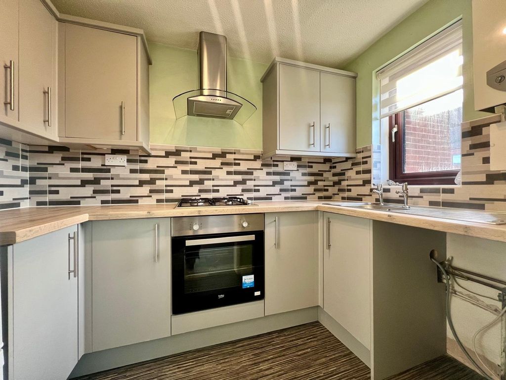 Property photo 2 of 5 Kitchen