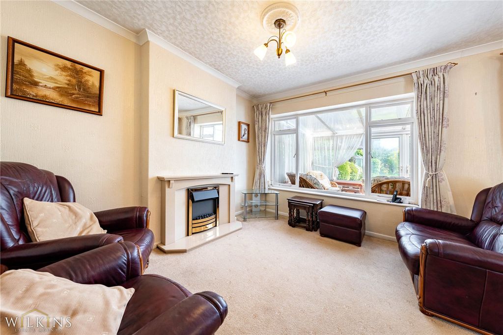 Property photo 2 of 21 Picture No. 12