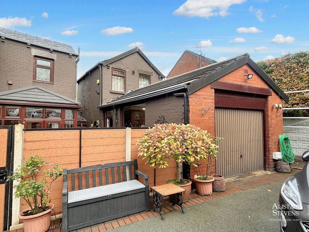 Property photo 2 of 23