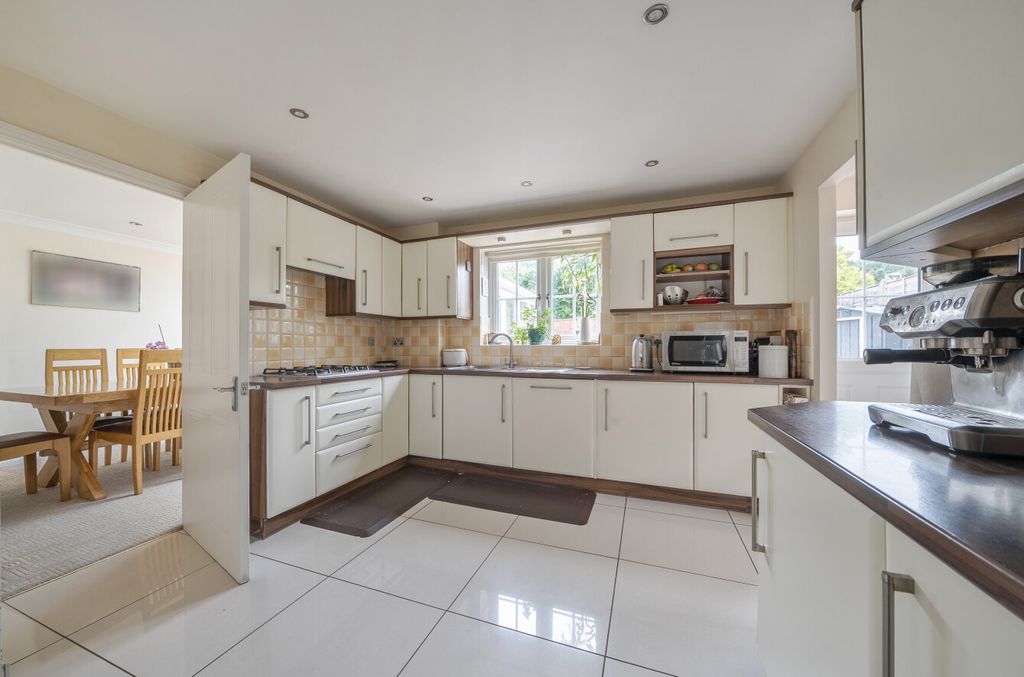 Property photo 3 of 16 1480489-14-6A3406...