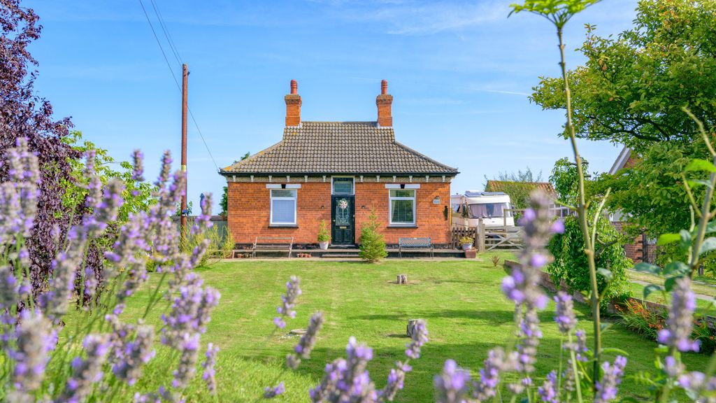 Property photo 1 of 36