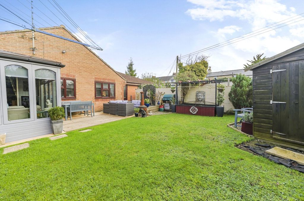 Property photo 2 of 14 Picture No. 11