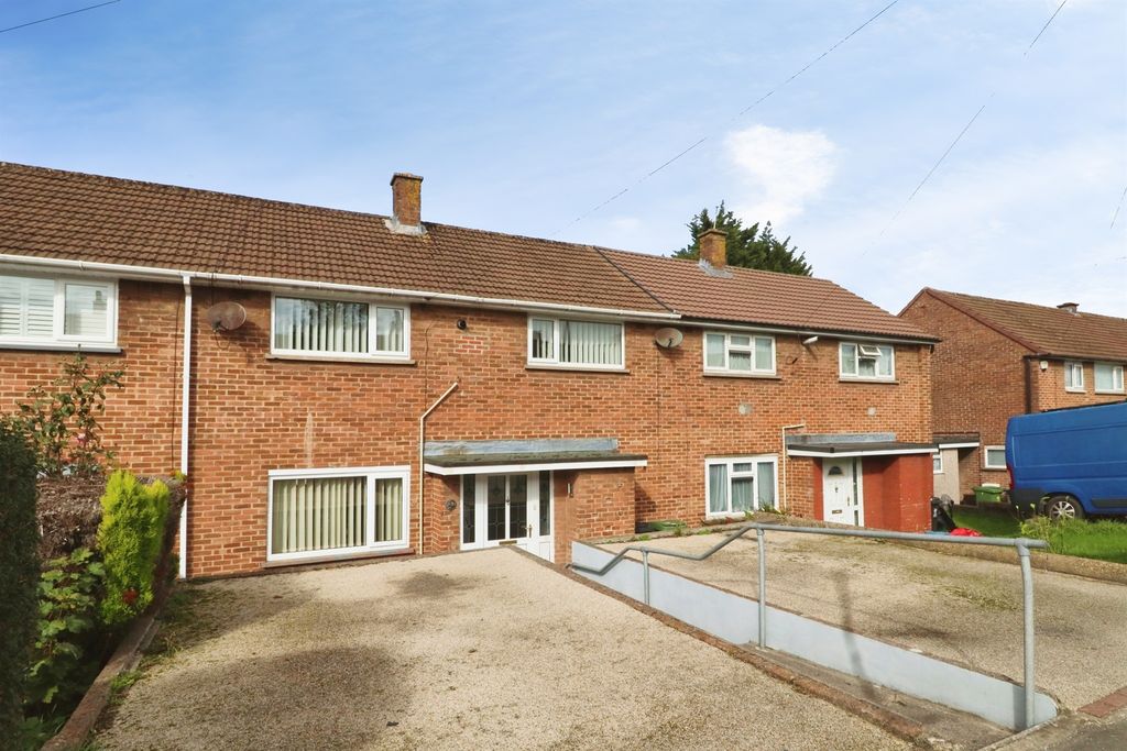 Property photo 2 of 17