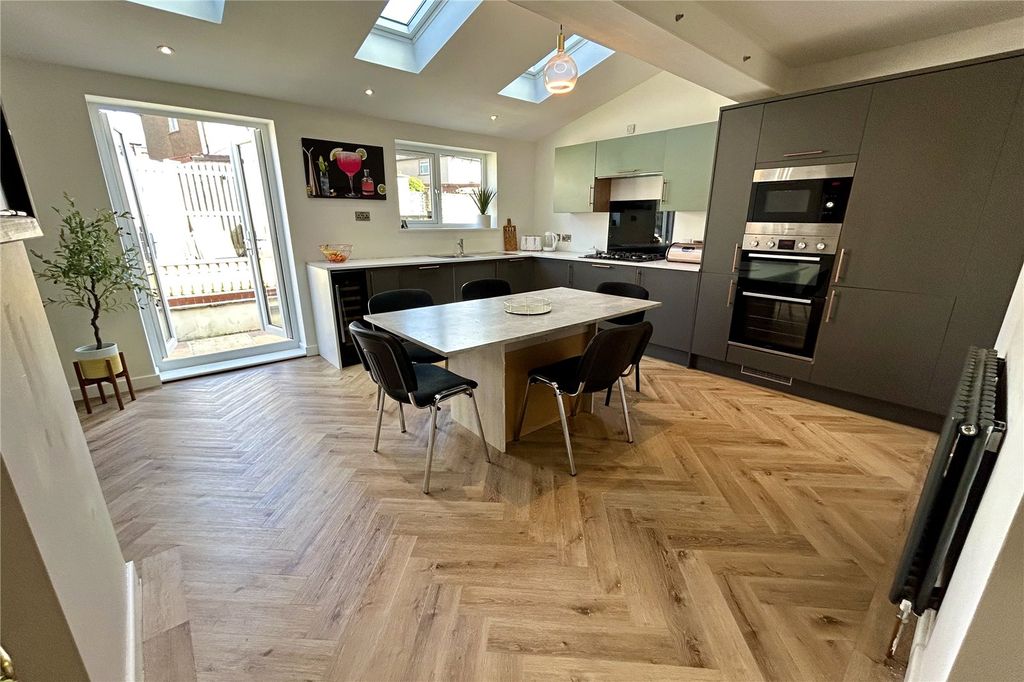 Property photo 2 of 22 Kitchen Diner