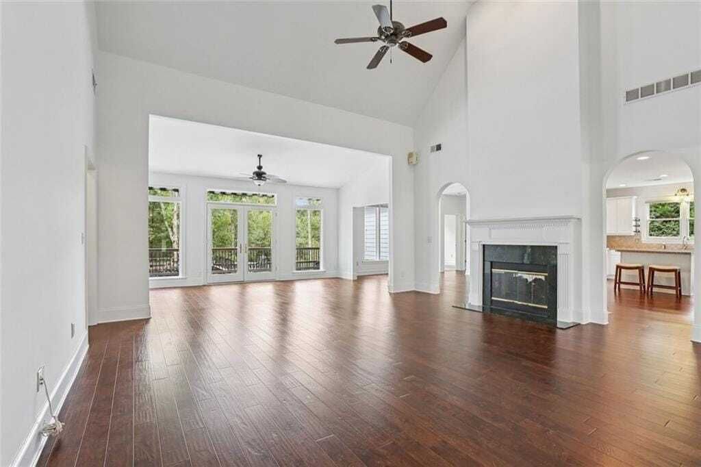 Property photo 1 of 31