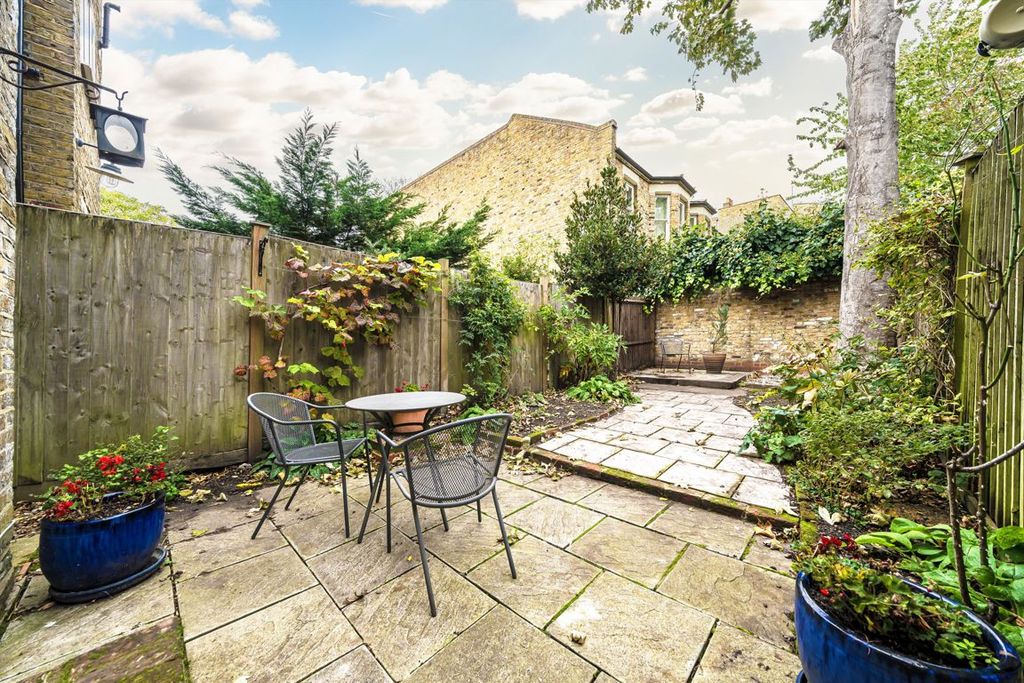 Property photo 3 of 6