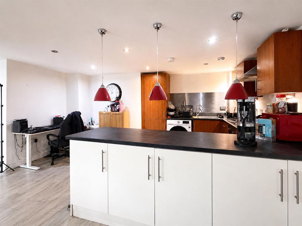 Property photo 3 of 8 Kitchen.Png