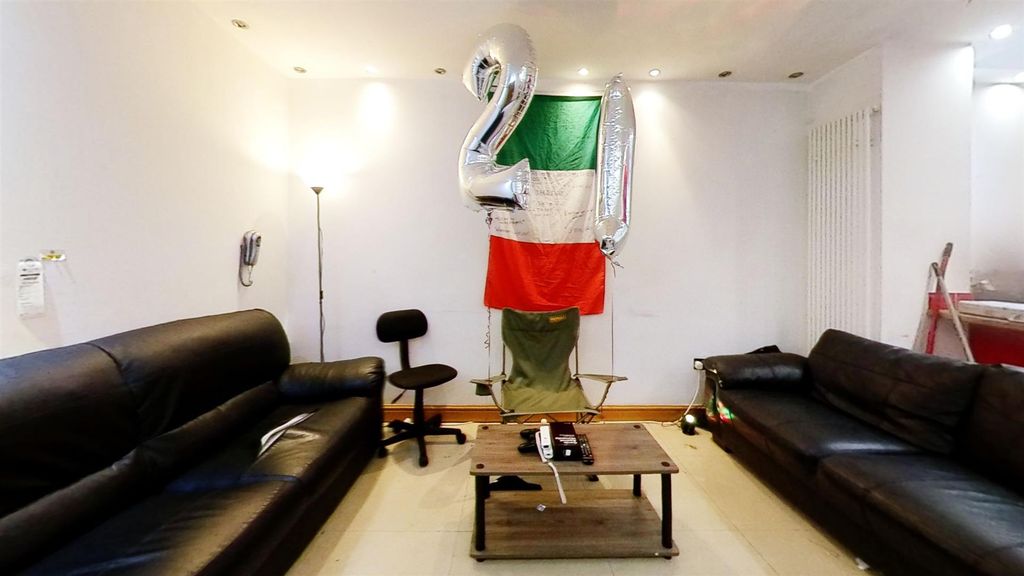 Property photo 3 of 12 305-Heeley-Road-Livi