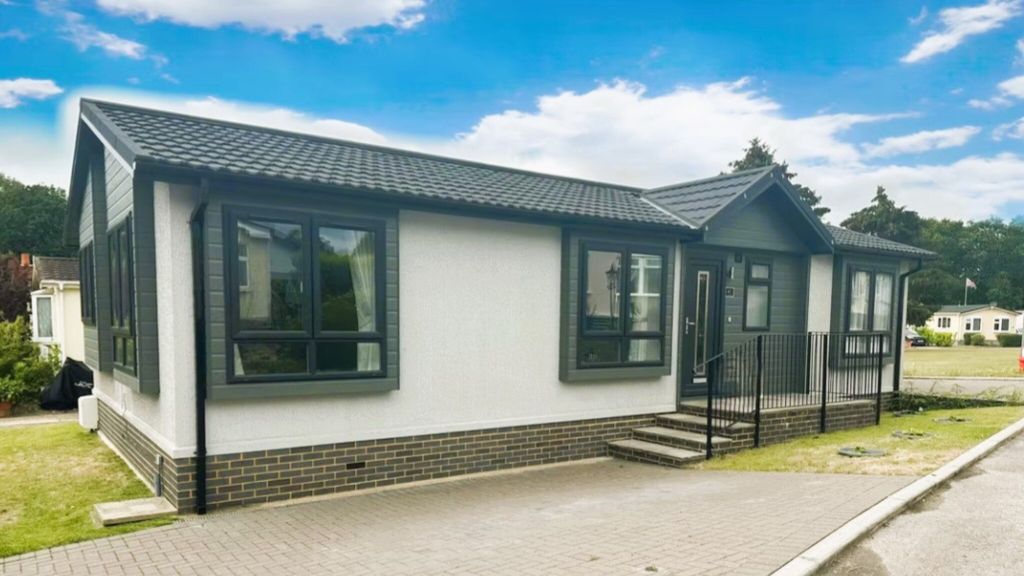 Property photo 1 of 7