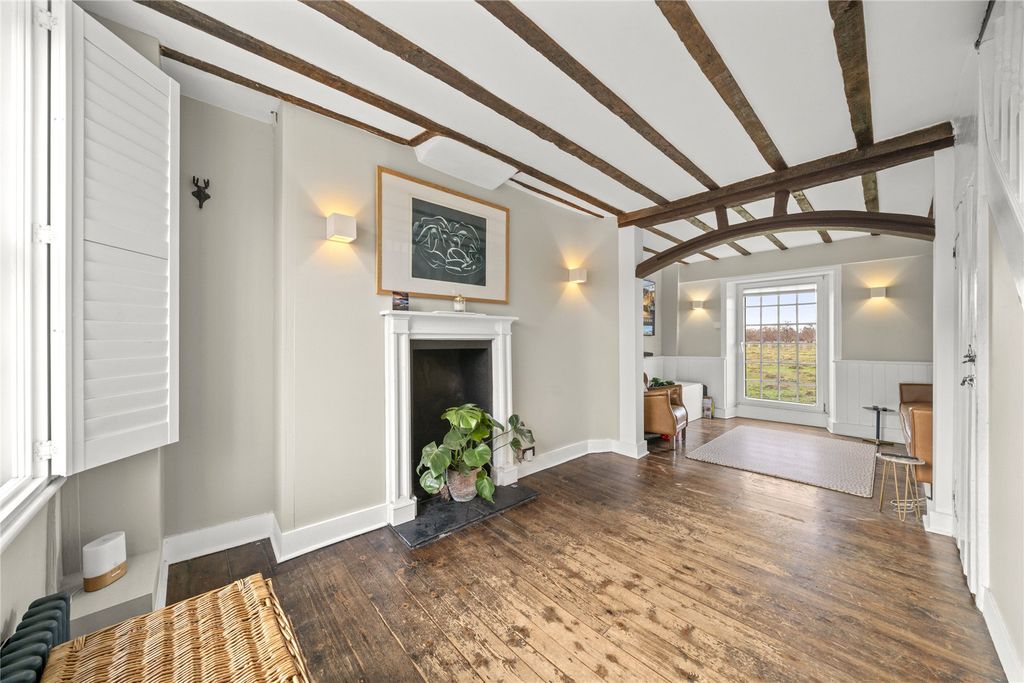 Property photo 3 of 23 Reception Area