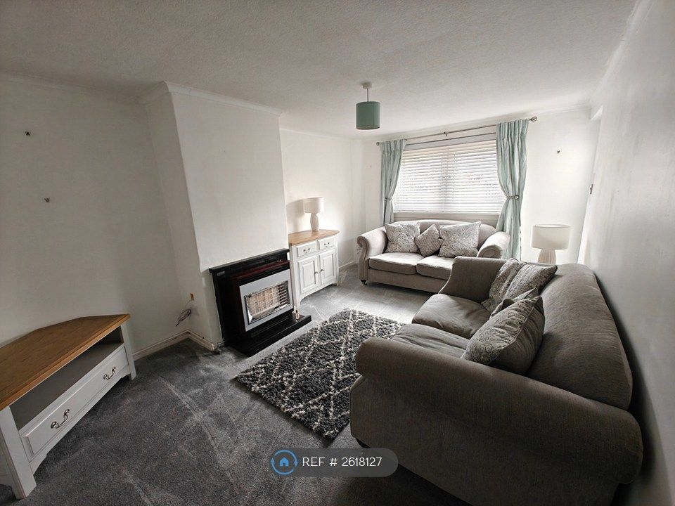 Property photo 2 of 19 Living Room