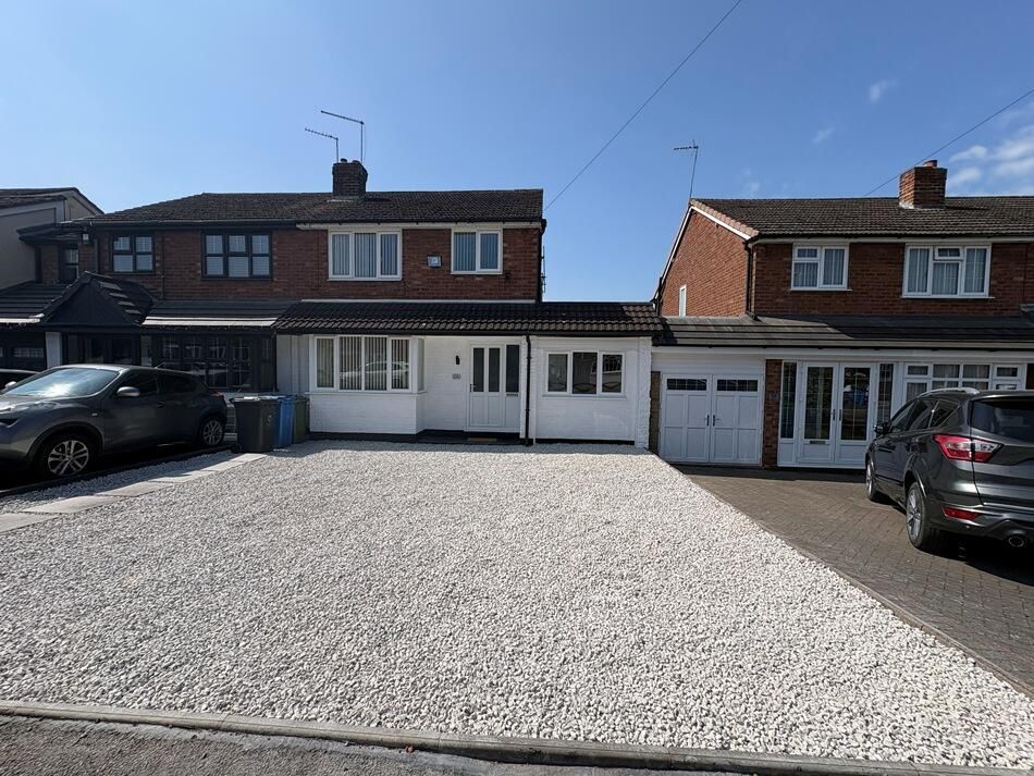 Property photo 1 of 20 Front (Exterior)