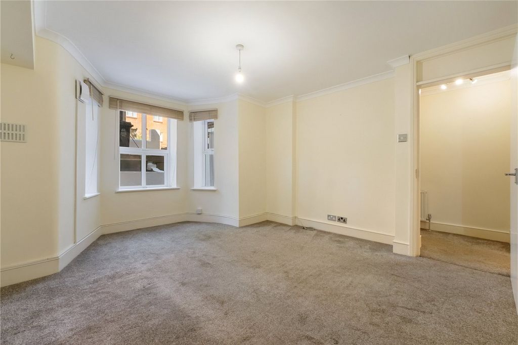Property photo 2 of 12 Picture No. 13