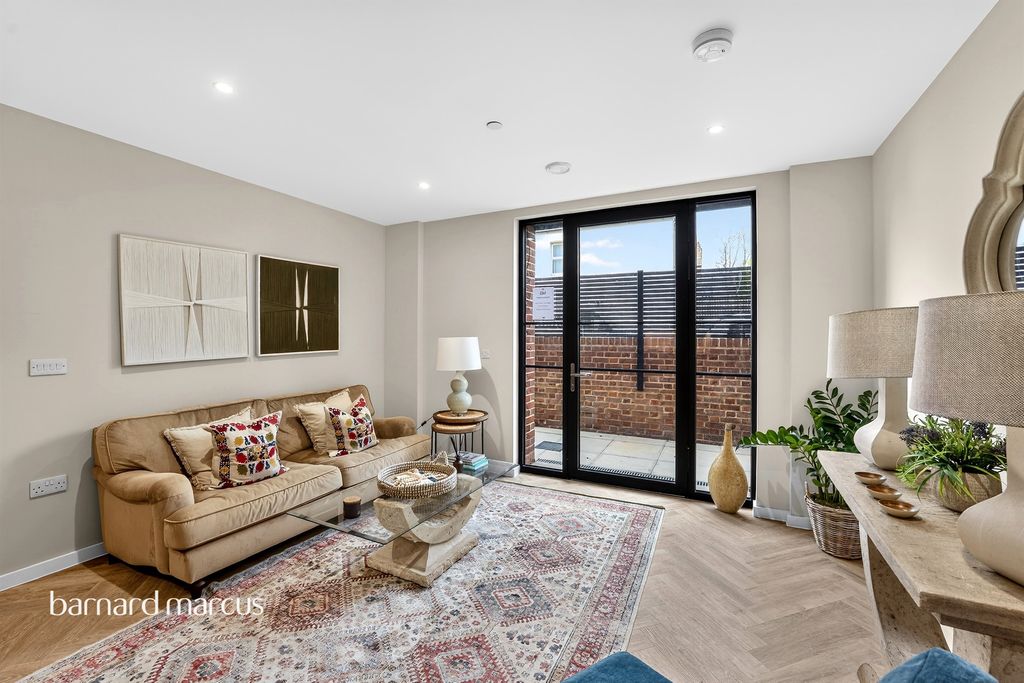 Property photo 3 of 18