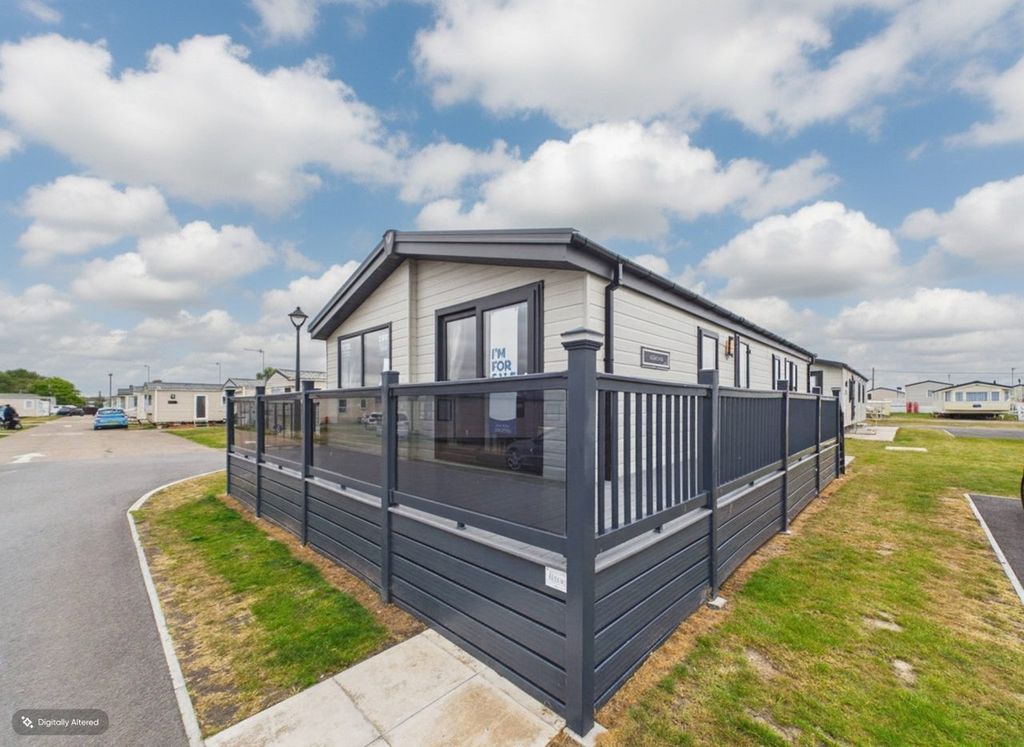 Property photo 1 of 20 Willerby Horsham Exterior With Grey Wraparound Decking