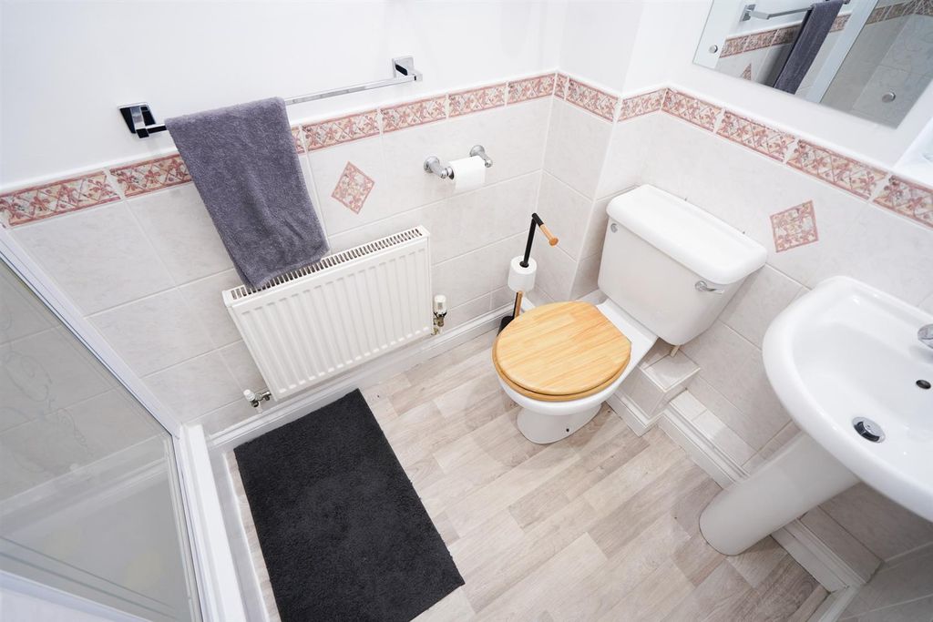Additional image 8 of 3 bed flat for saleMarlen Court, Bideford EX39